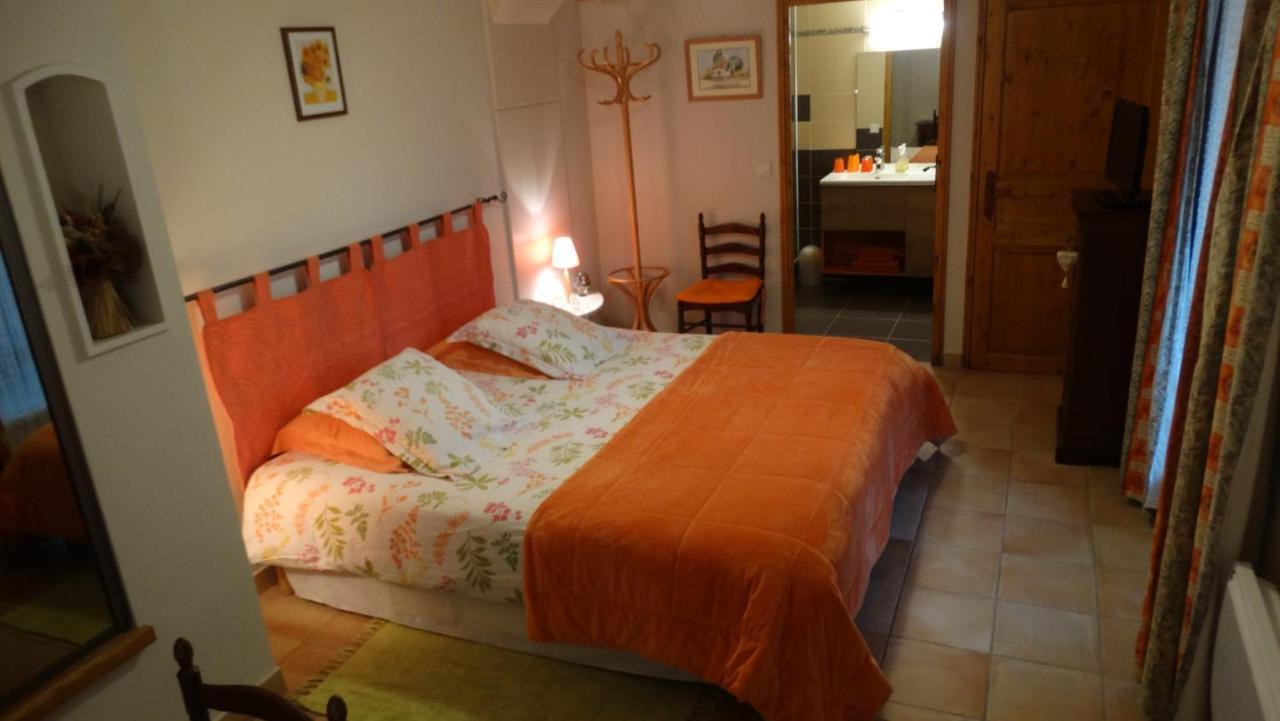 Les Glycines Bed & Breakfast Cheyssieu Bagian luar foto