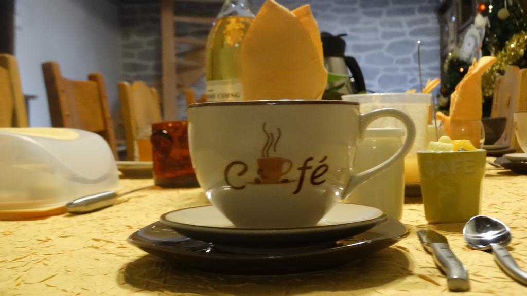 Les Glycines Bed & Breakfast Cheyssieu Bagian luar foto